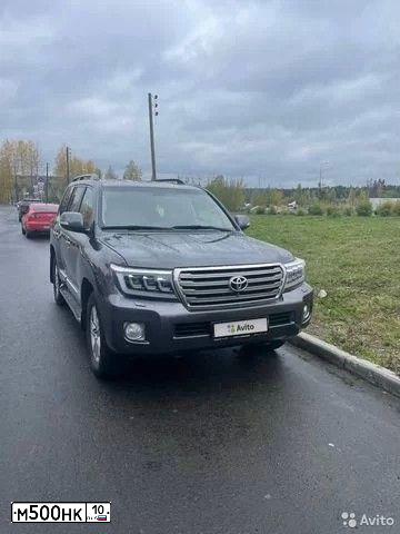 Фото автомобиля TOYOTA LANDCRUISER 200, 2013 — госномер Н730НВ126. Цвет: СЕРЫЙ