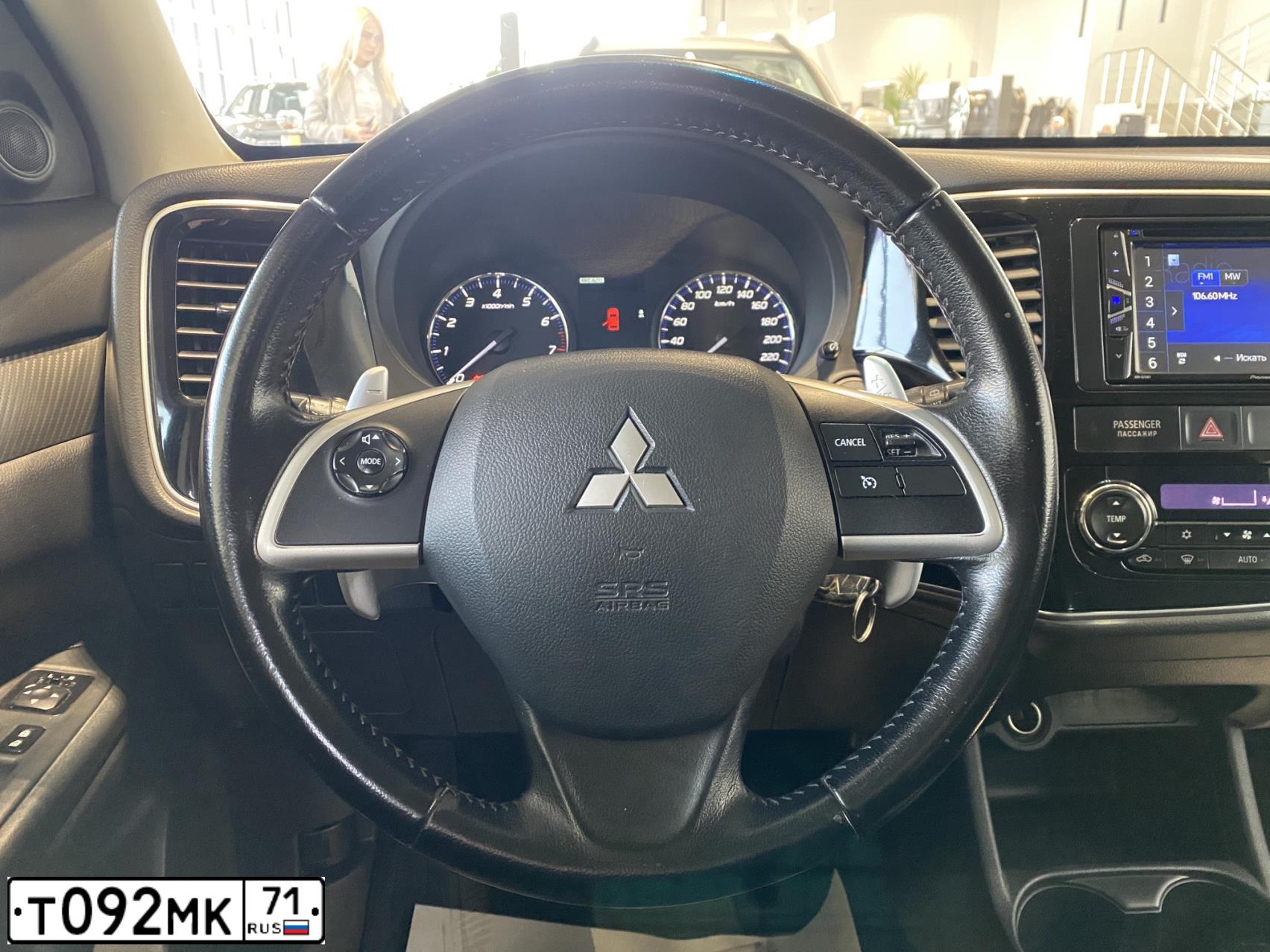 Фото автомобиля MITSUBISHI OUTLANDER, 2013 — госномер Т092МК71. Цвет: Белый