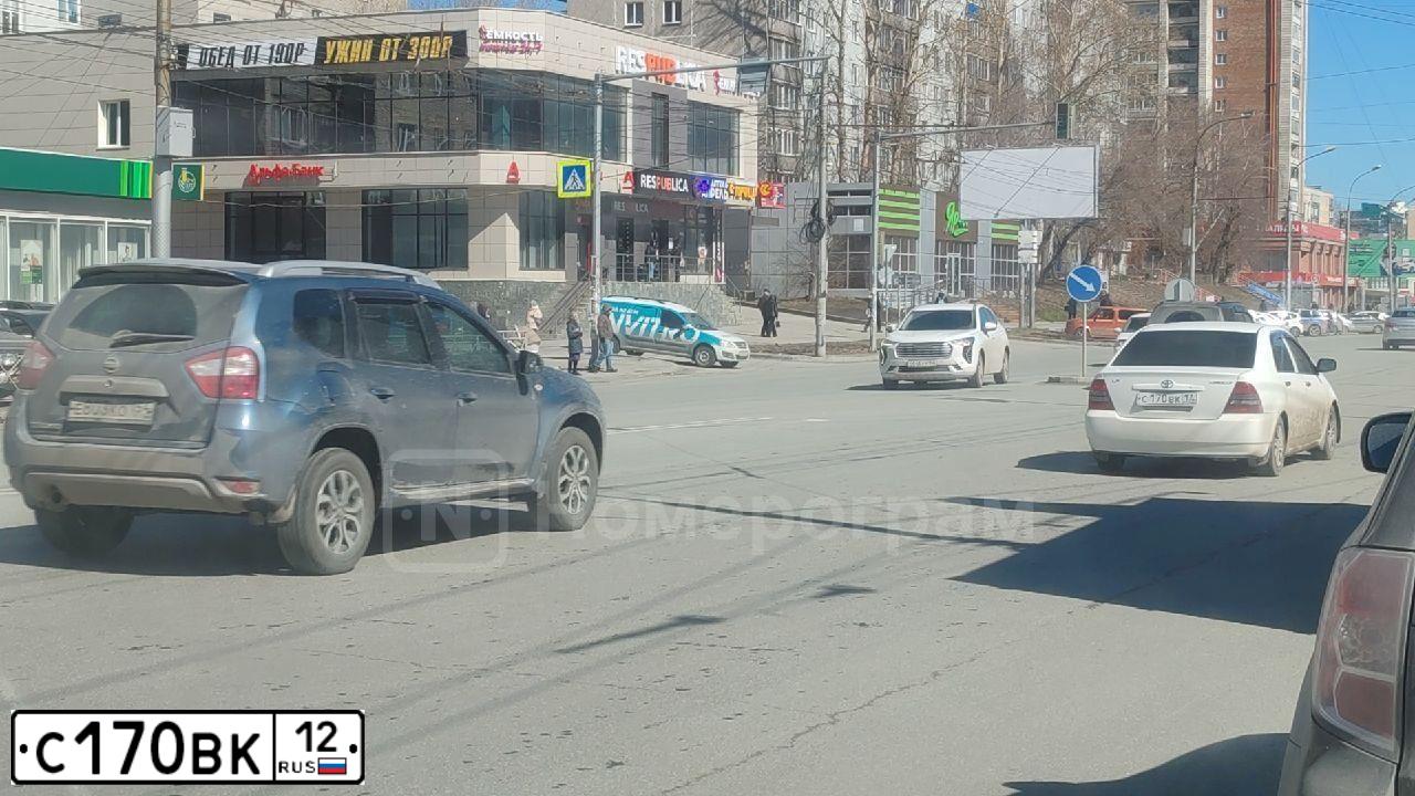 Фото автомобиля LADA GRANTA, 2015 — госномер Н516РТ21
