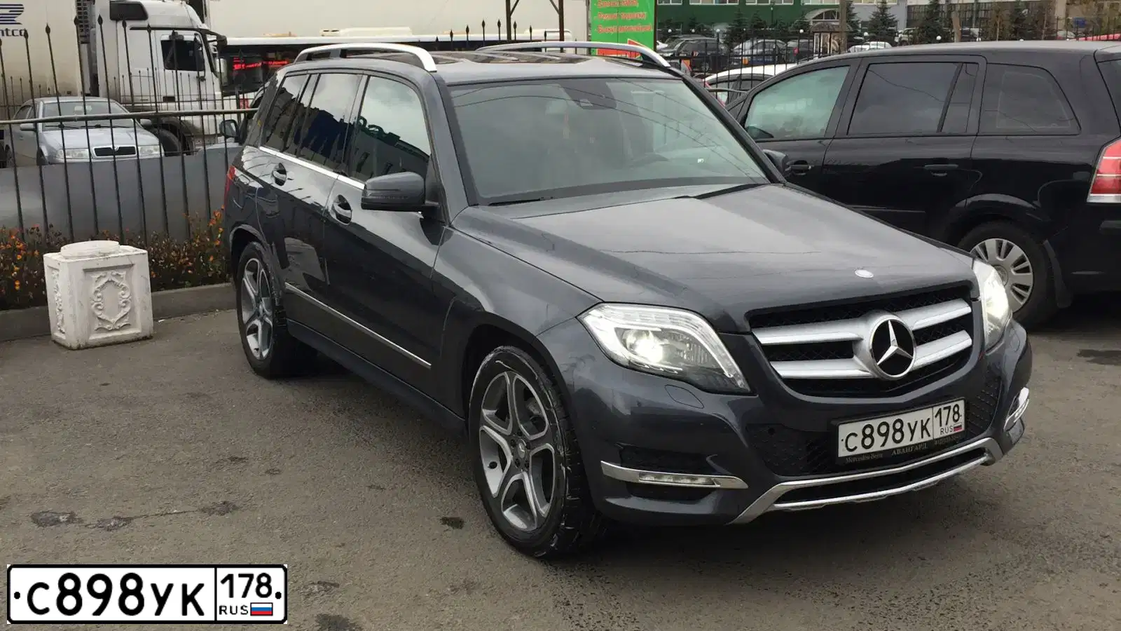 Фото автомобиля MERCEDES GLK-KLASSE, 2014 — госномер С898УК178. Цвет: Серый