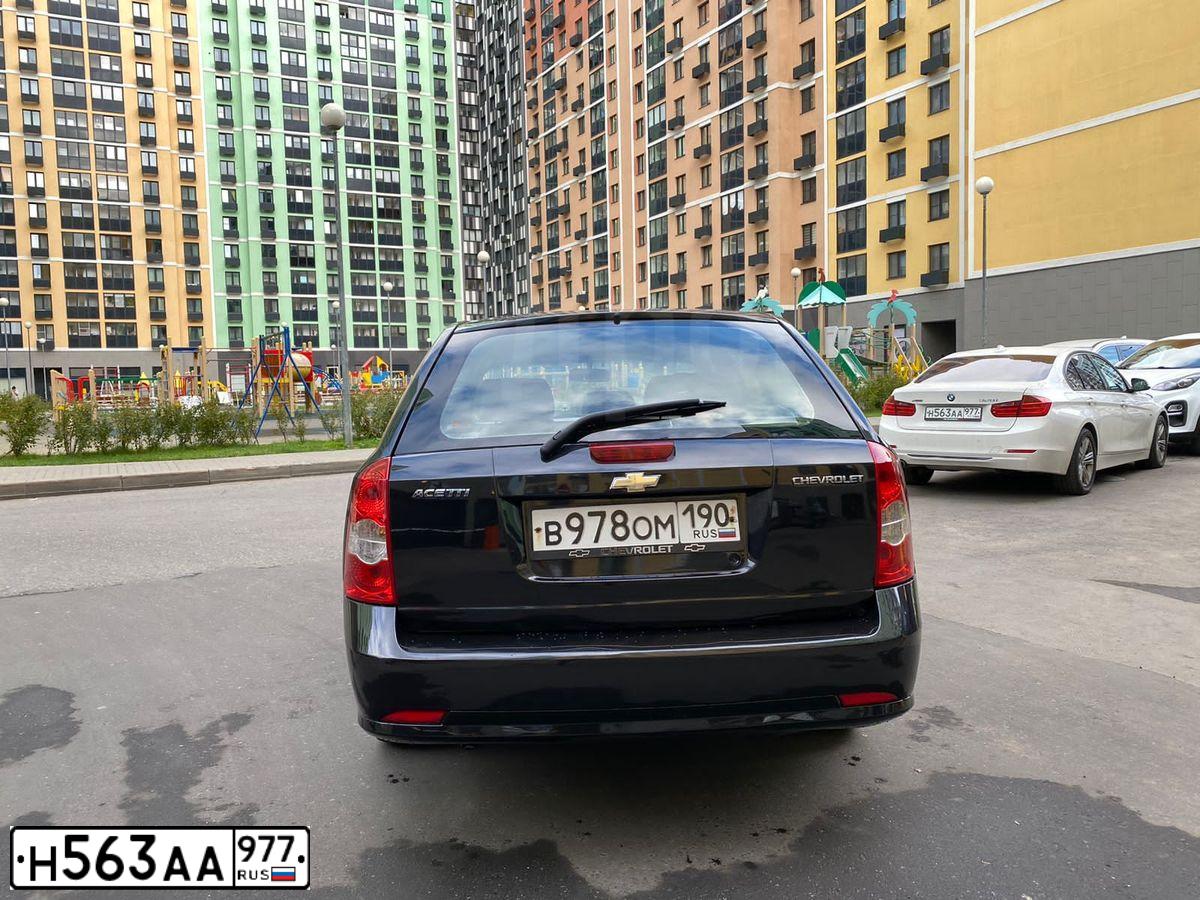 Фото автомобиля BMW SERIE 3, 2012 — госномер Н563АА977. Цвет: Белый