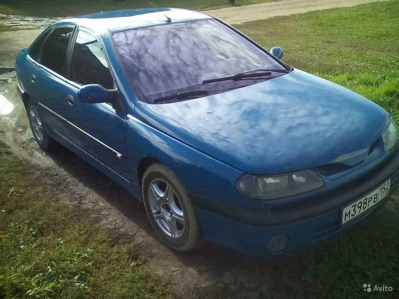 Фото автомобиля RENAULT LAGUNA, 1999 — госномер М398РВ152. Цвет: СВЕТЛО-ЗЕЛЕНЫЙ