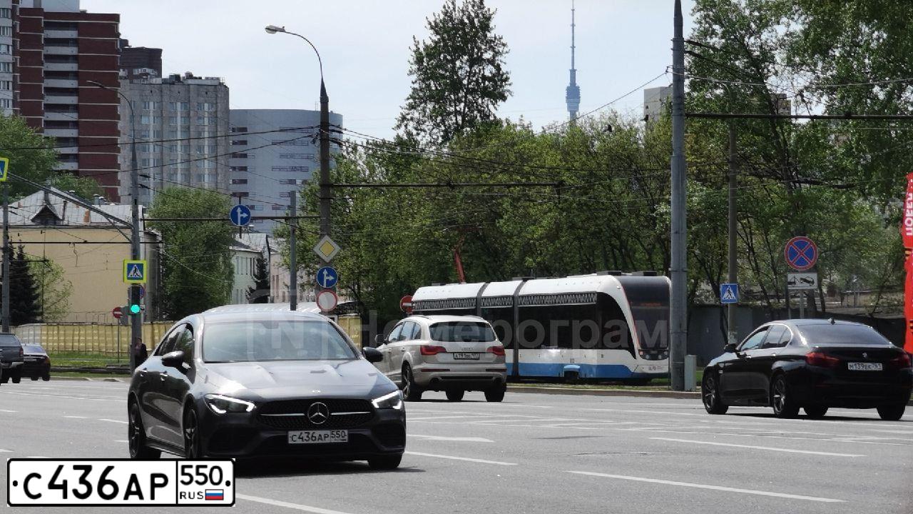 Фото автомобиля MERCEDES CLA-KLASSE, 2020 — госномер У515ВХ790. Цвет: СЕРЫЙ