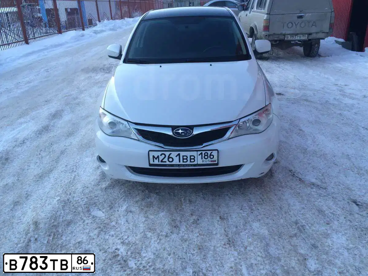 Фото автомобиля TOYOTA HILUX, 1992 — госномер В783ТВ86. Цвет: Серебристый