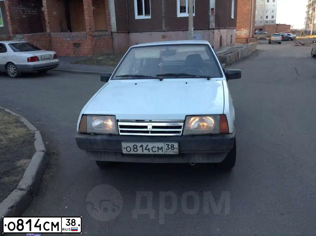 Фото автомобиля LADA 2109 SAMARA, 1994 — госномер О814СМ38. Цвет: БЕЛЫЙ