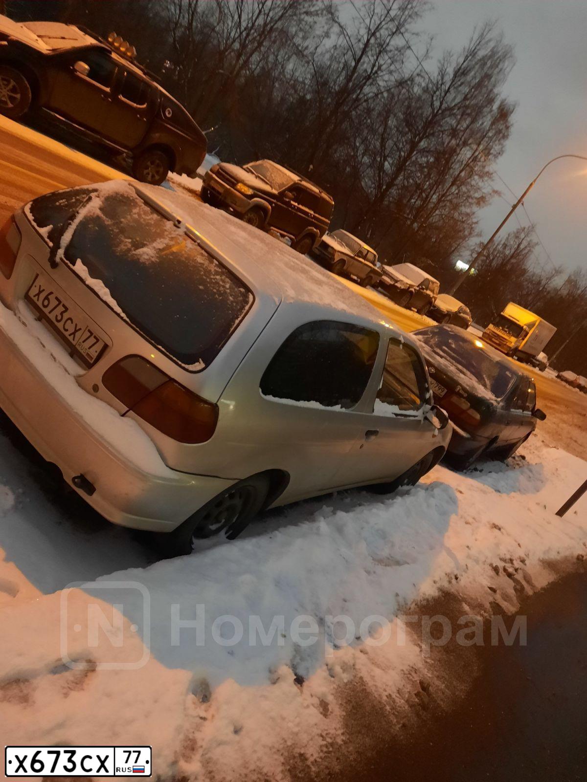 Фото автомобиля NISSAN ALMERA, 1997 — госномер Х673СХ77. Цвет: СЕРЫЙ