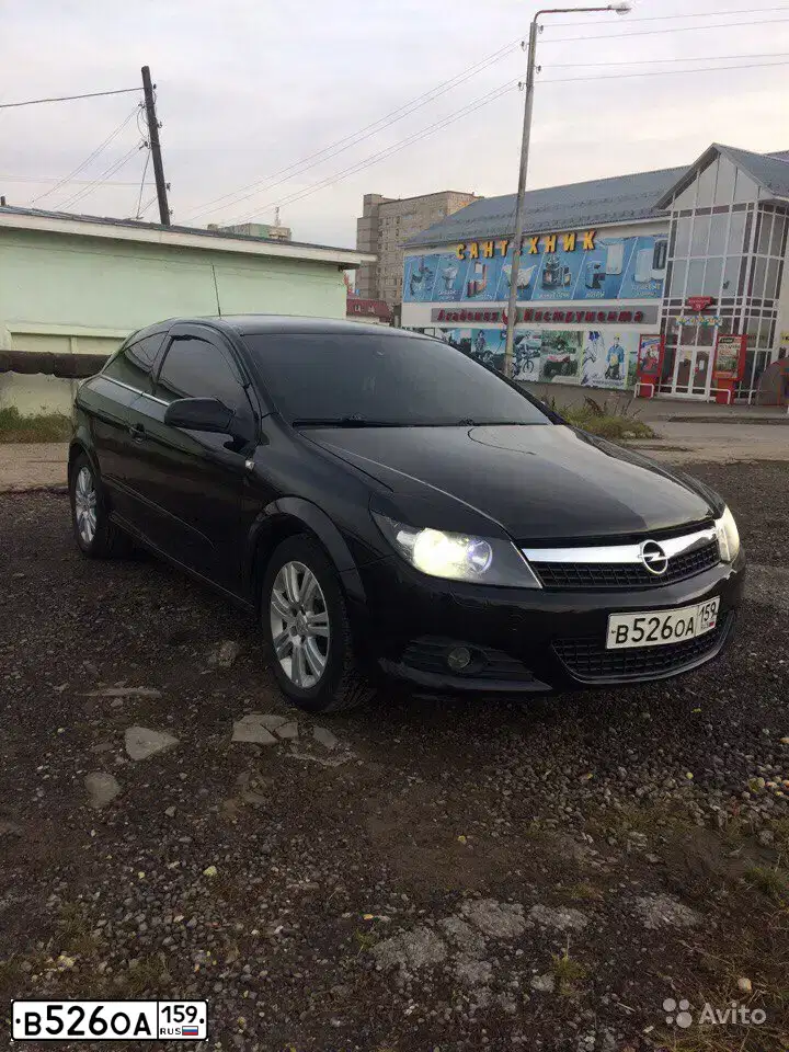Фото автомобиля OPEL ASTRA, 2008 — госномер Н262ОН159. Цвет: ЧЕРНЫЙ