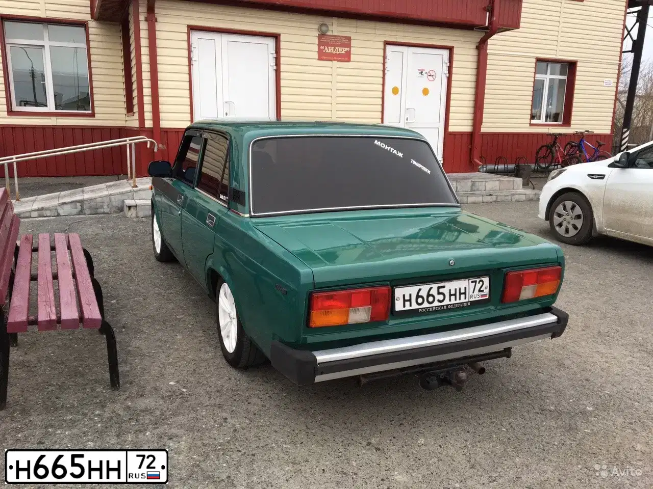 Фото автомобиля LADA LARGUS, 2017 — госномер Н665НН72. Цвет: Белый