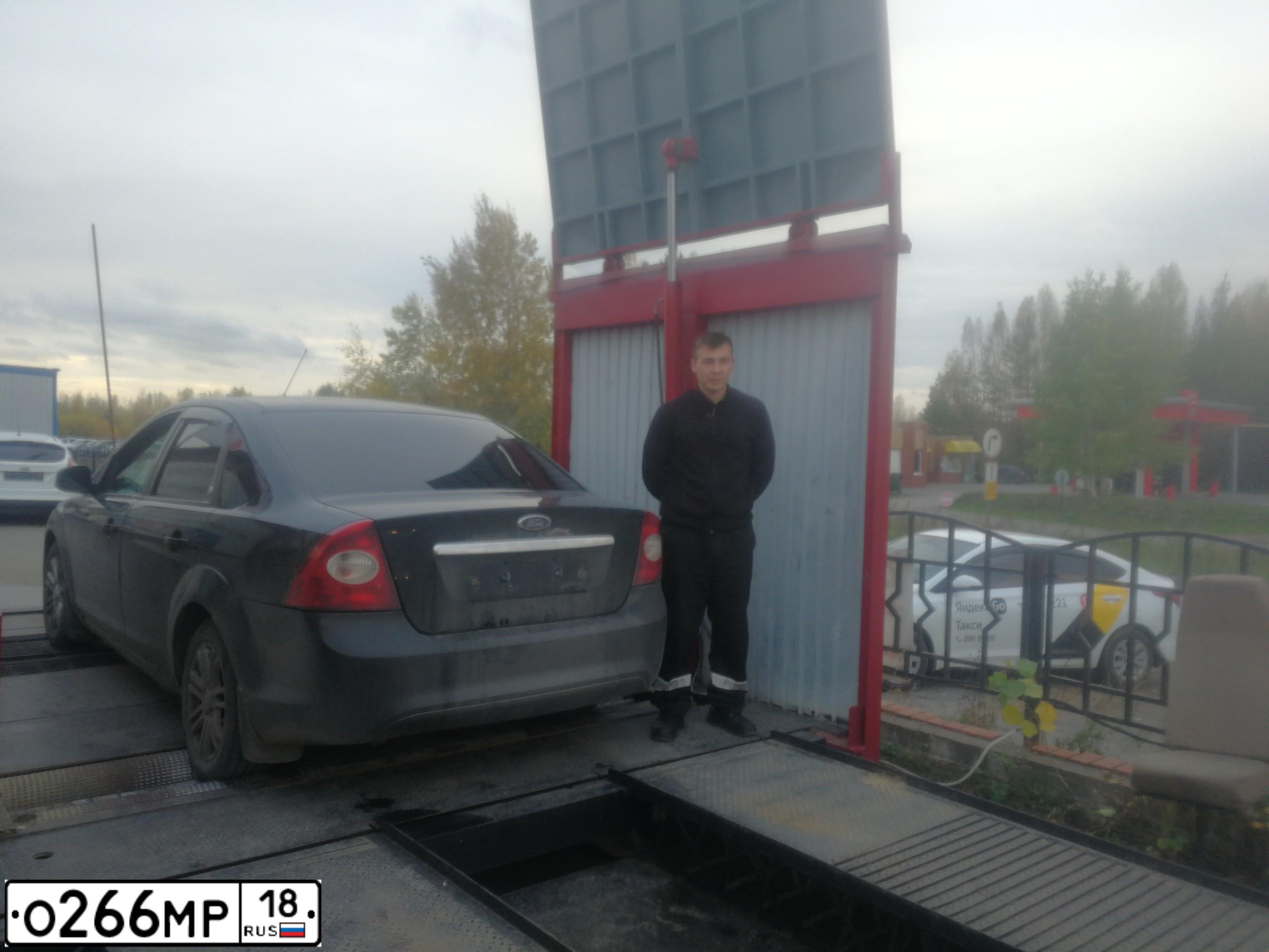 Фото автомобиля FORD FOCUS, 2008 — госномер О266МР18. Цвет: ЧЕРНЫЙ