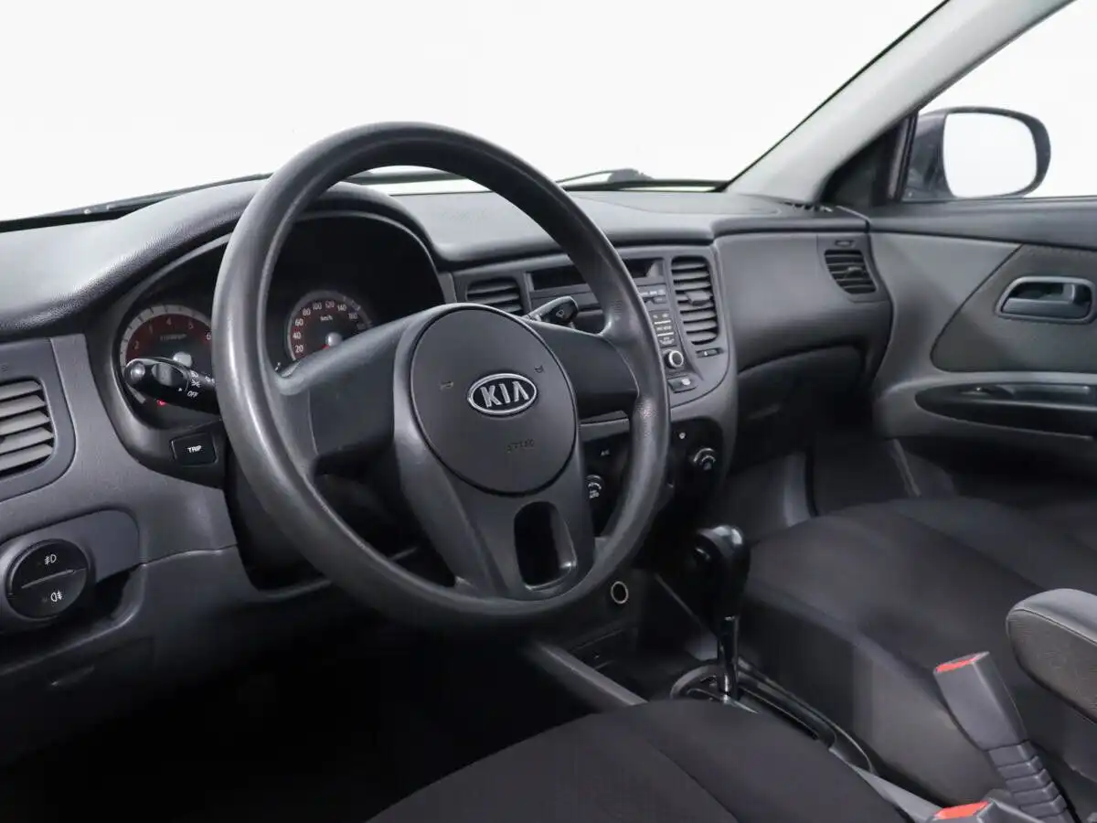 Фото автомобиля KIA RIO, 2010 — госномер М264ТР198