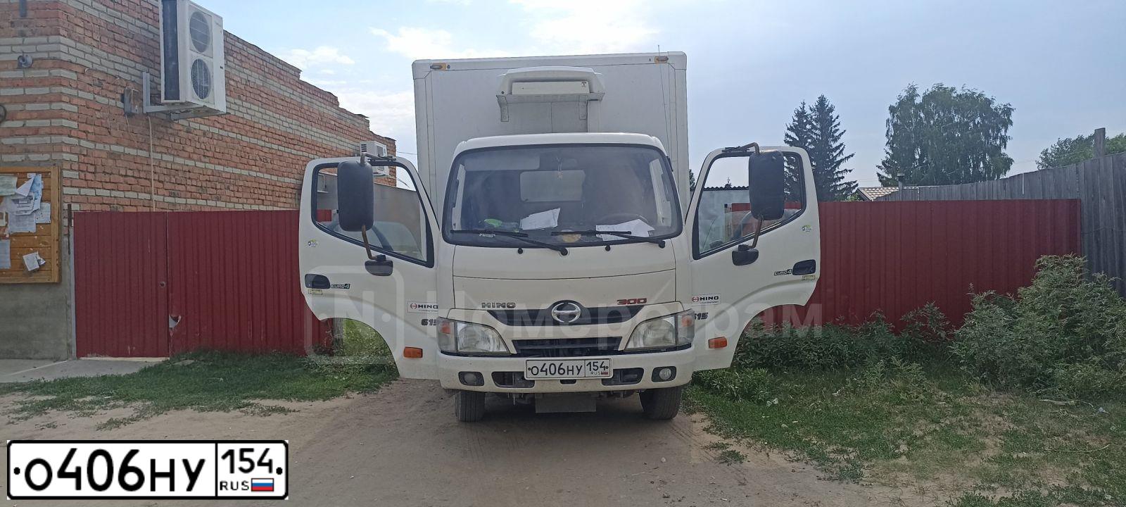 Фото автомобиля HINO 700-SERIE, 2017 — госномер Р055СР154. Цвет: Белый