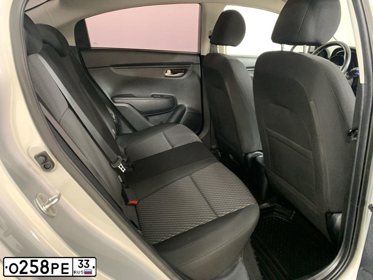 Фото автомобиля KIA RIO, 2018 — госномер К863НЕ30. Цвет: ЖЕЛТЫЙ