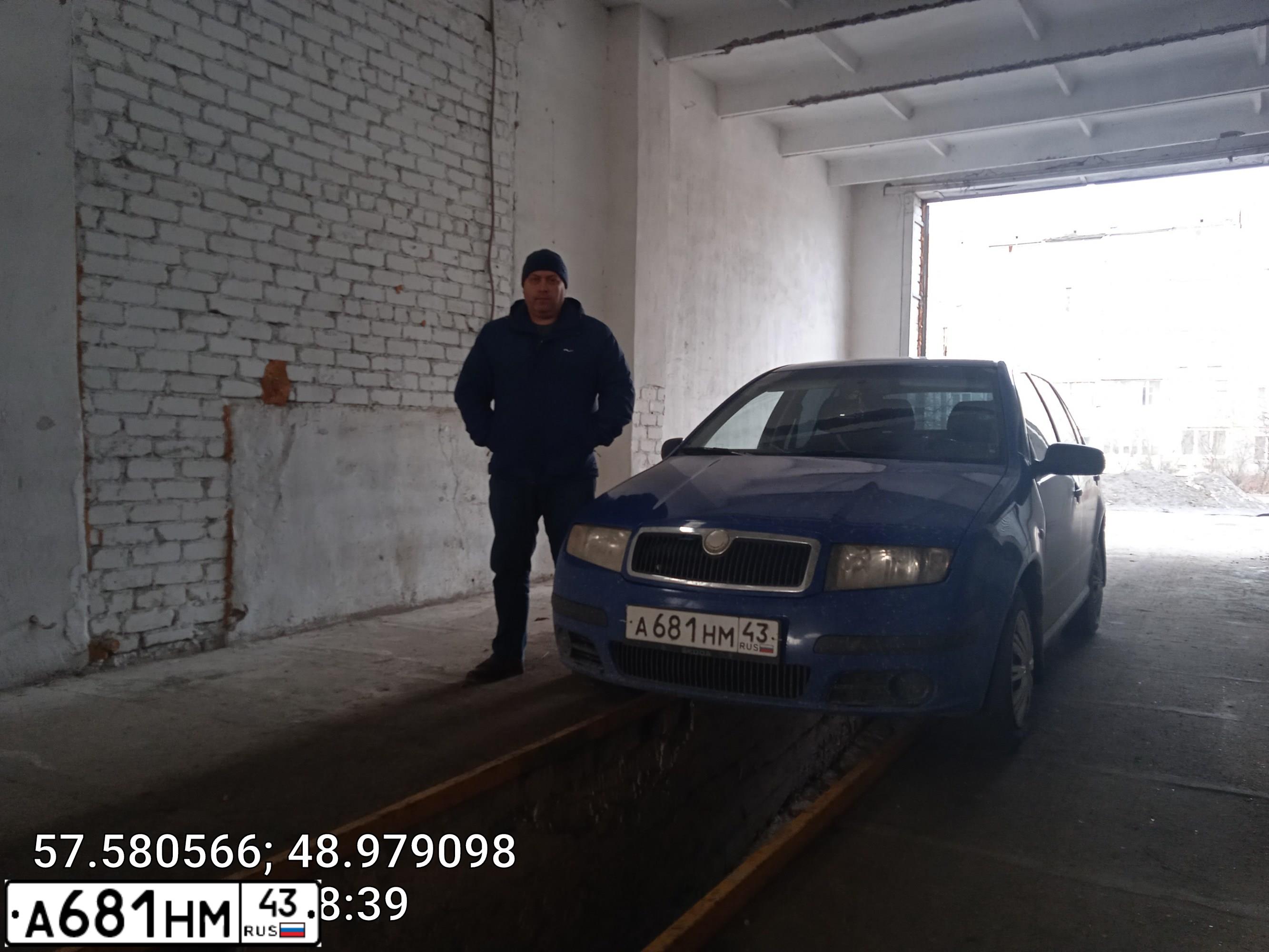 Фото автомобиля SKODA FABIA, 2005 — госномер В035УН174. Цвет: синий
