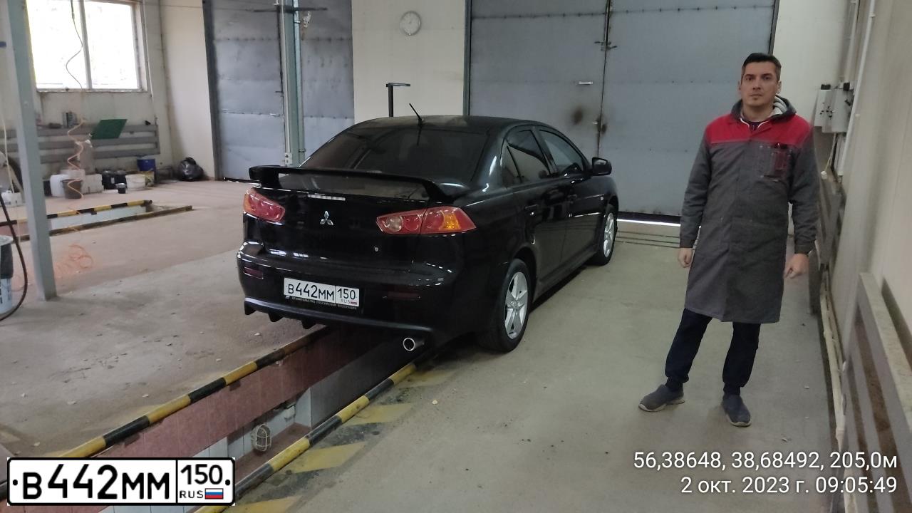 Фото автомобиля MITSUBISHI LANCER, 2008 — госномер В442ММ150. Цвет: ЧЕРНЫЙ