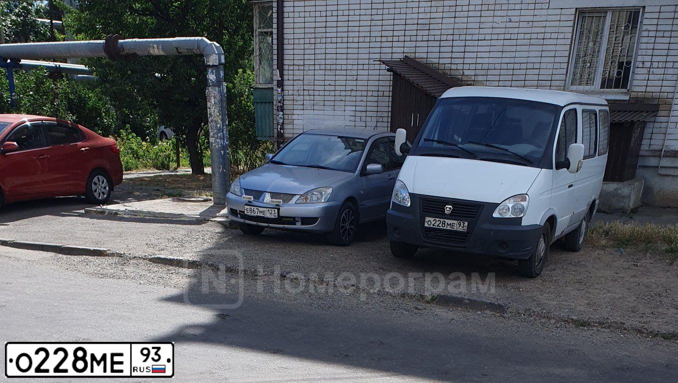 Фото автомобиля GAZ 2217 SOBOL, 2007 — госномер О028МЕ93. Цвет: БЕЛЫЙ