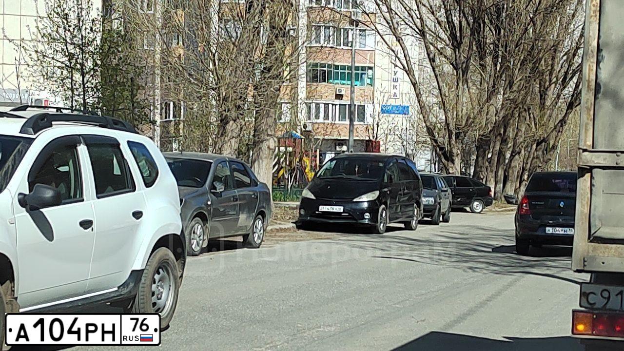 Фото автомобиля MAZDA 3, 2012 — госномер А140РН76. Цвет: БЕЛЫЙ