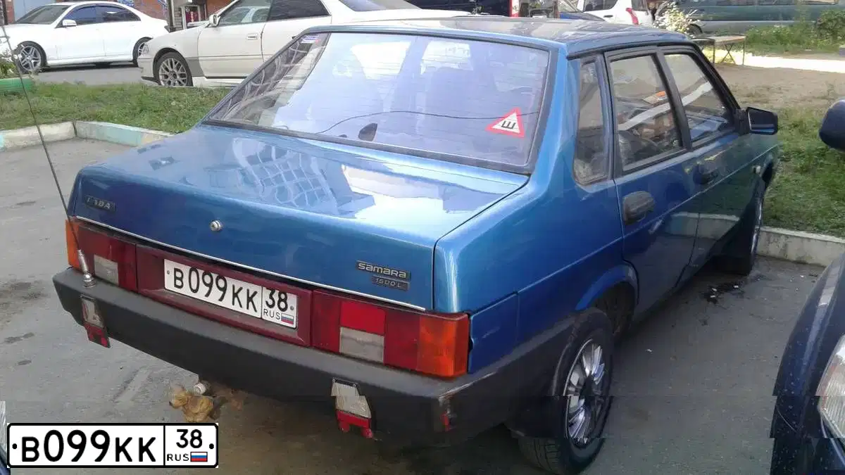 Фото автомобиля LADA 2109 SAMARA, 1997 — госномер В099КК38. Цвет: сине-зеленый
