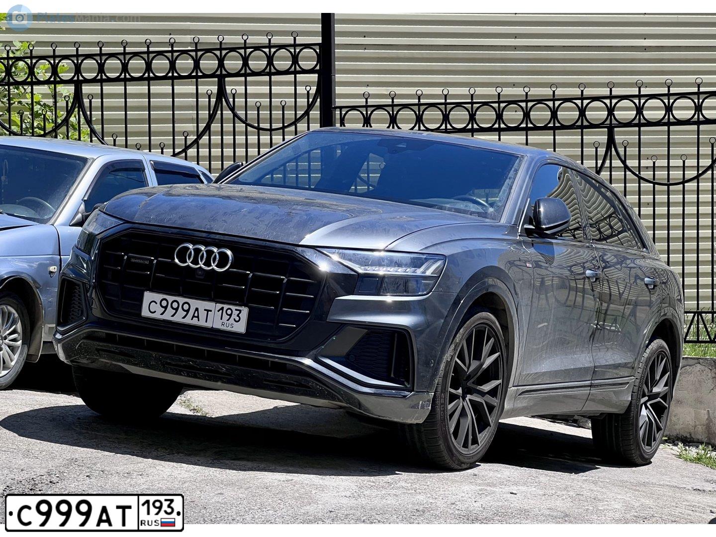Фото автомобиля AUDI Q8, 2019 — госномер О680НС126. Цвет: СЕРЫЙ