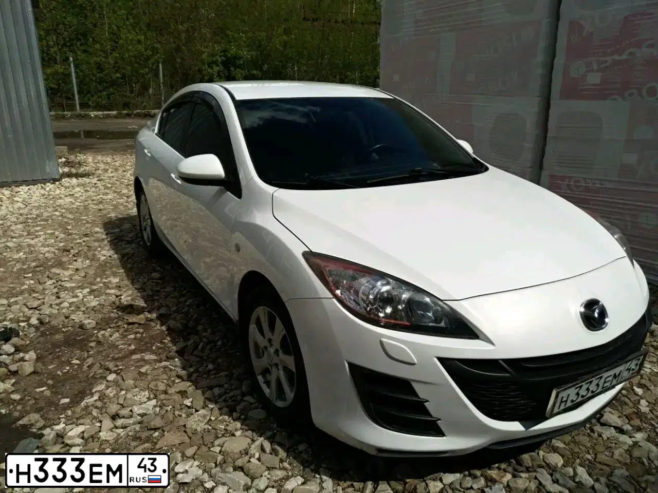 Фото автомобиля MAZDA 3, 2010 — госномер О466КС46. Цвет: Белый