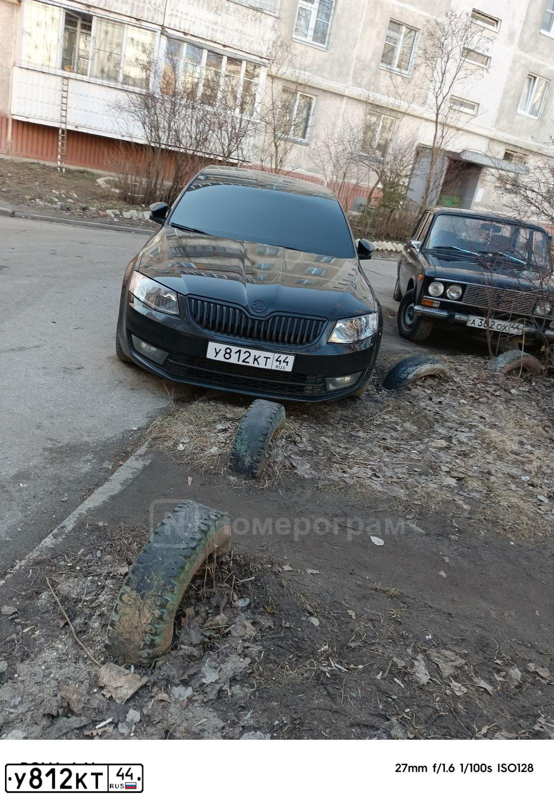 Фото автомобиля SKODA OCTAVIA, 2013 — госномер У812КТ44. Цвет: ЧЕРНЫЙ