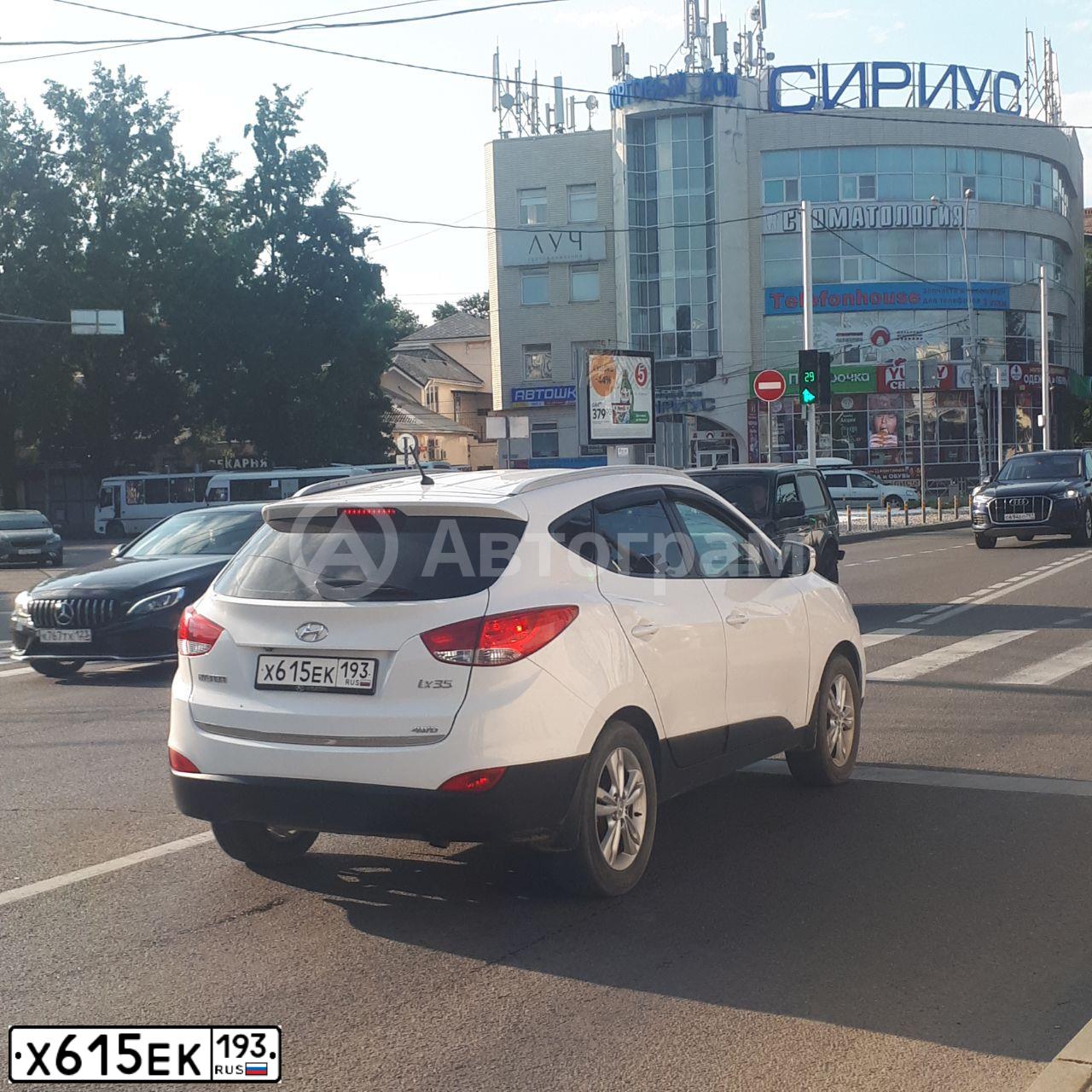 Фото автомобиля HYUNDAI IX35, 2012 — госномер Х615ЕК193. Цвет: Белый