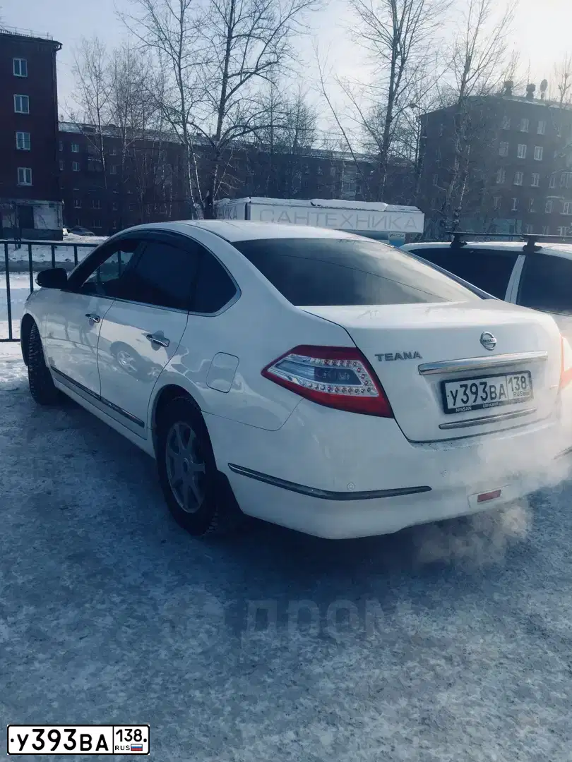 Фото автомобиля NISSAN TEANA, 2012 — госномер У393ВА138. Цвет: БЕЛЫЙ
