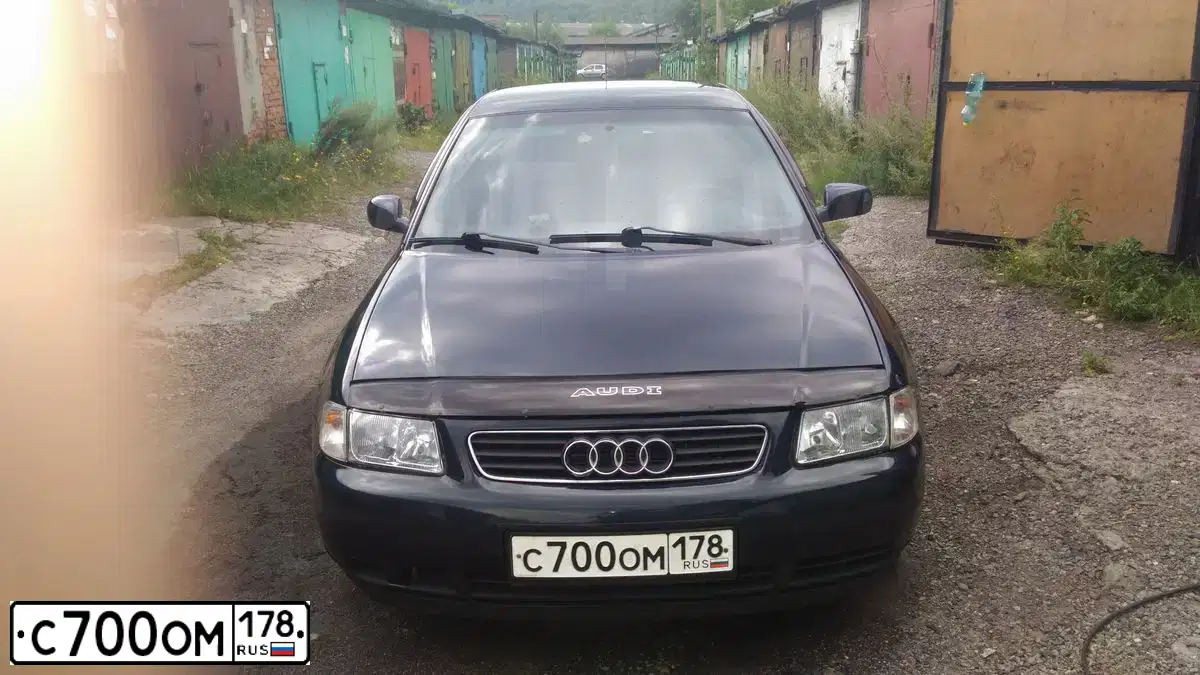 Фото автомобиля AUDI A3, 1999 — госномер Т800ТТ98. Цвет: Темно-синий