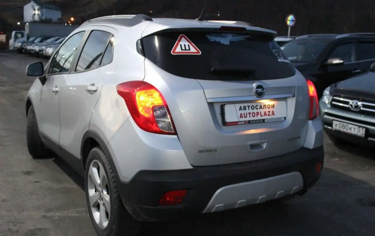 Фото автомобиля TOYOTA RAV4, 2007 — госномер Х080КТ51. Цвет: СВЕТЛО-ЗЕЛЕНЫЙ