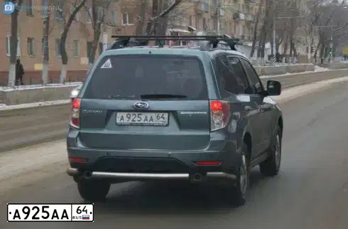 Фото автомобиля LANDROVER RANGE ROVER EVOQUE, 2014 — госномер А925АА64. Цвет: ЧЕРНЫЙ