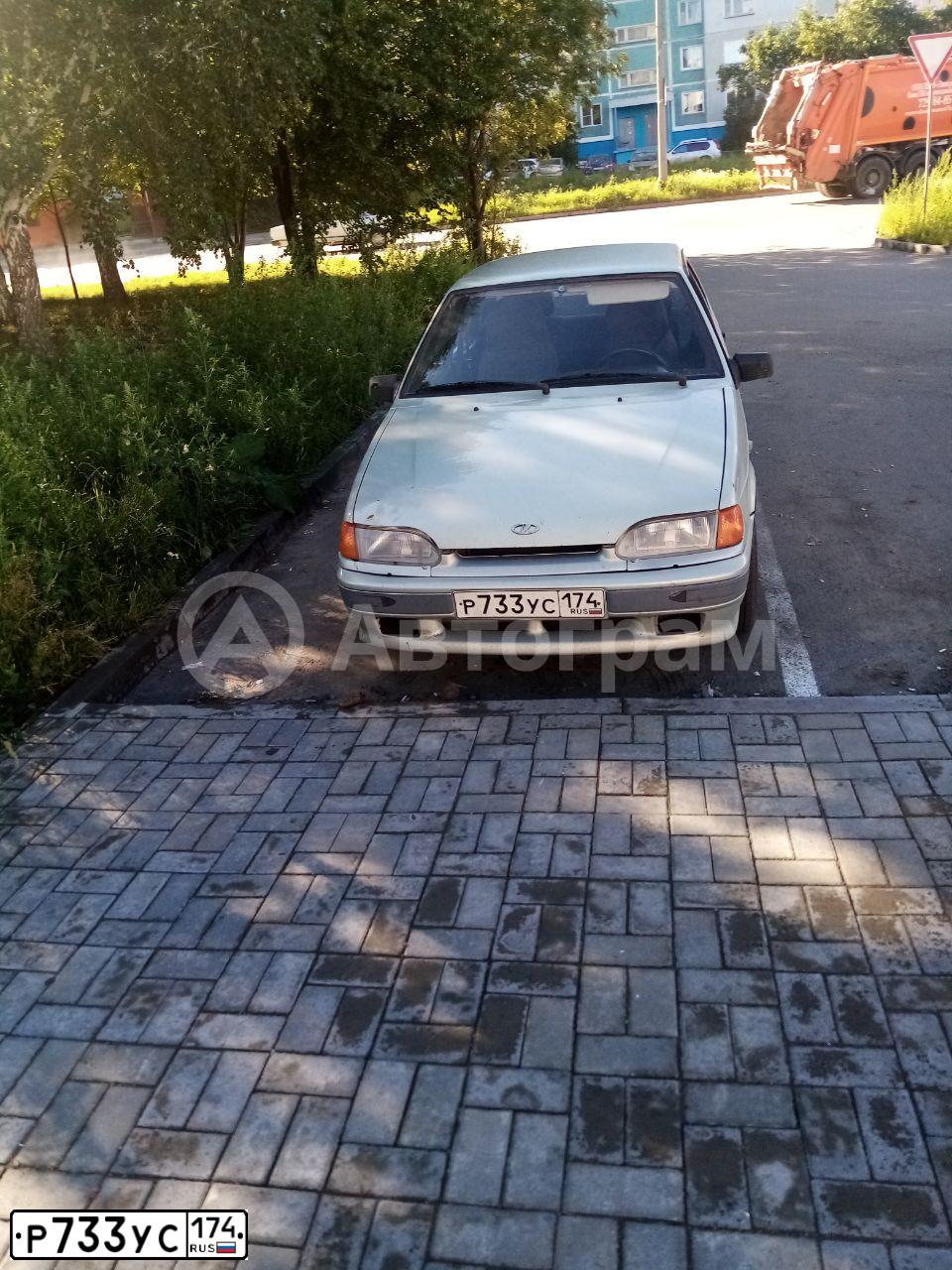 Фото автомобиля LADA 2115 SAMARA, 2003 — госномер Р733УС174. Цвет: СЕРЕБРИСТО-ЖЕЛТО-ЗЕЛЕНЫЙ