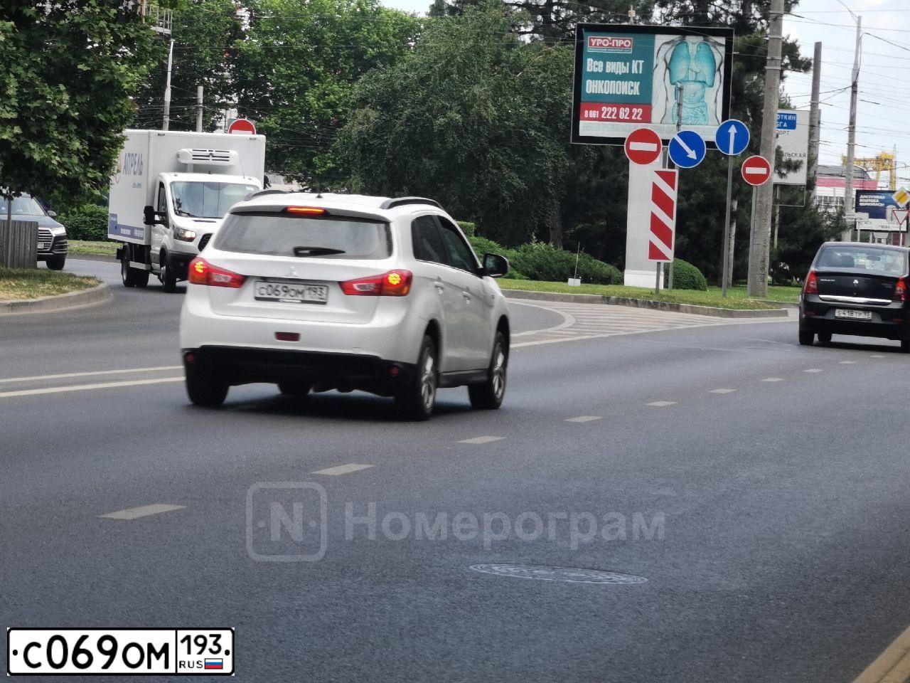 Фото автомобиля MITSUBISHI ASX, 2014 — госномер Е523ВА181