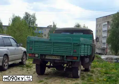 Фото автомобиля UAZ 3303, 1998 — госномер В780УН70. Цвет: ЗЕЛЕНЫЙ