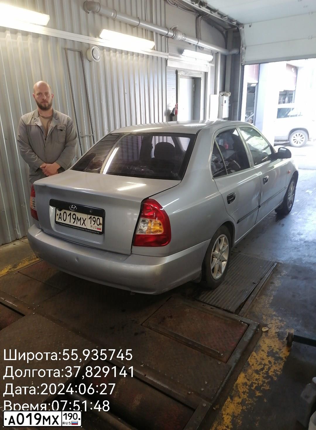 Фото автомобиля TAGAZ ACCENT, 2004 — госномер Е750КК150. Цвет: СЕРЕБРИСТЫЙ