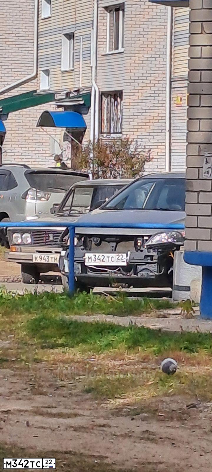 Фото автомобиля KIA CEE'D, 2011 — госномер М342ТС22. Цвет: СЕРЕБРИСТЫЙ