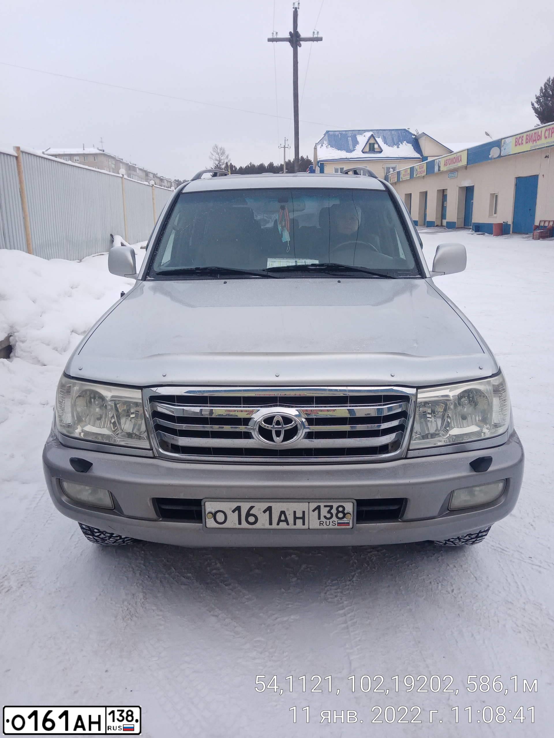 Фото автомобиля TOYOTA LANDCRUISER, 2006 — госномер О161АН138. Цвет: СЕРЕБРИСТЫЙ