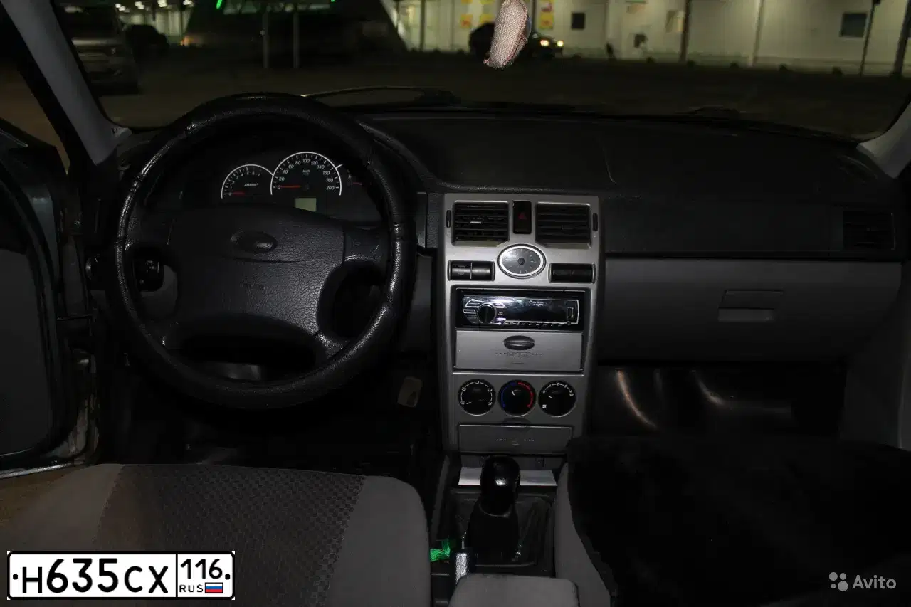 Фото автомобиля LADA 2170 PRIORA, 2011 — госномер Н635СХ116. Цвет: СРЕДНИЙ СЕРО-ЗЕЛЕНЫЙ МЕТАЛИК