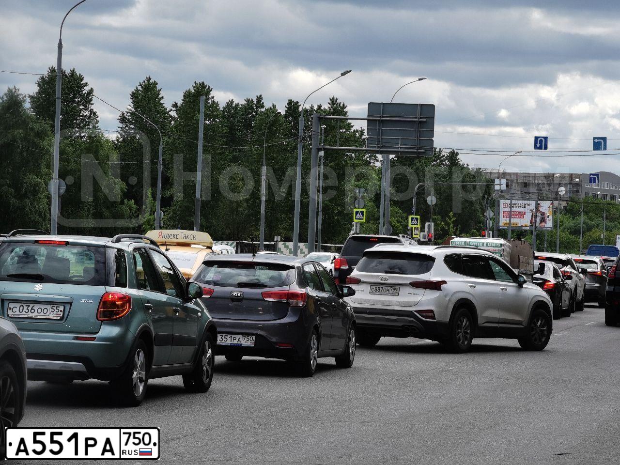 Фото автомобиля BMW SERIE 3, 2011 — госномер М472СХ190. Цвет: ЧЕРНЫЙ