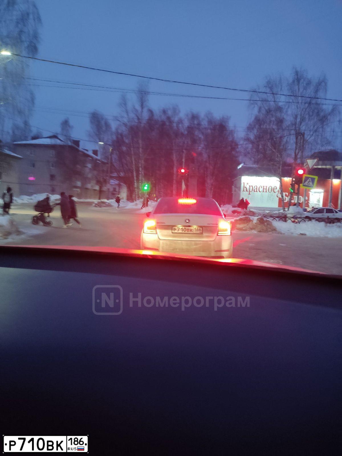 Фото автомобиля SKODA OCTAVIA, 2016 — госномер Р710ВК186. Цвет: БЕЛЫЙ