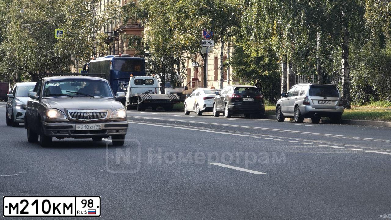 Фото автомобиля TOYOTA COROLLA, 2007 — госномер Н611МО178. Цвет: ЧЕРНЫЙ