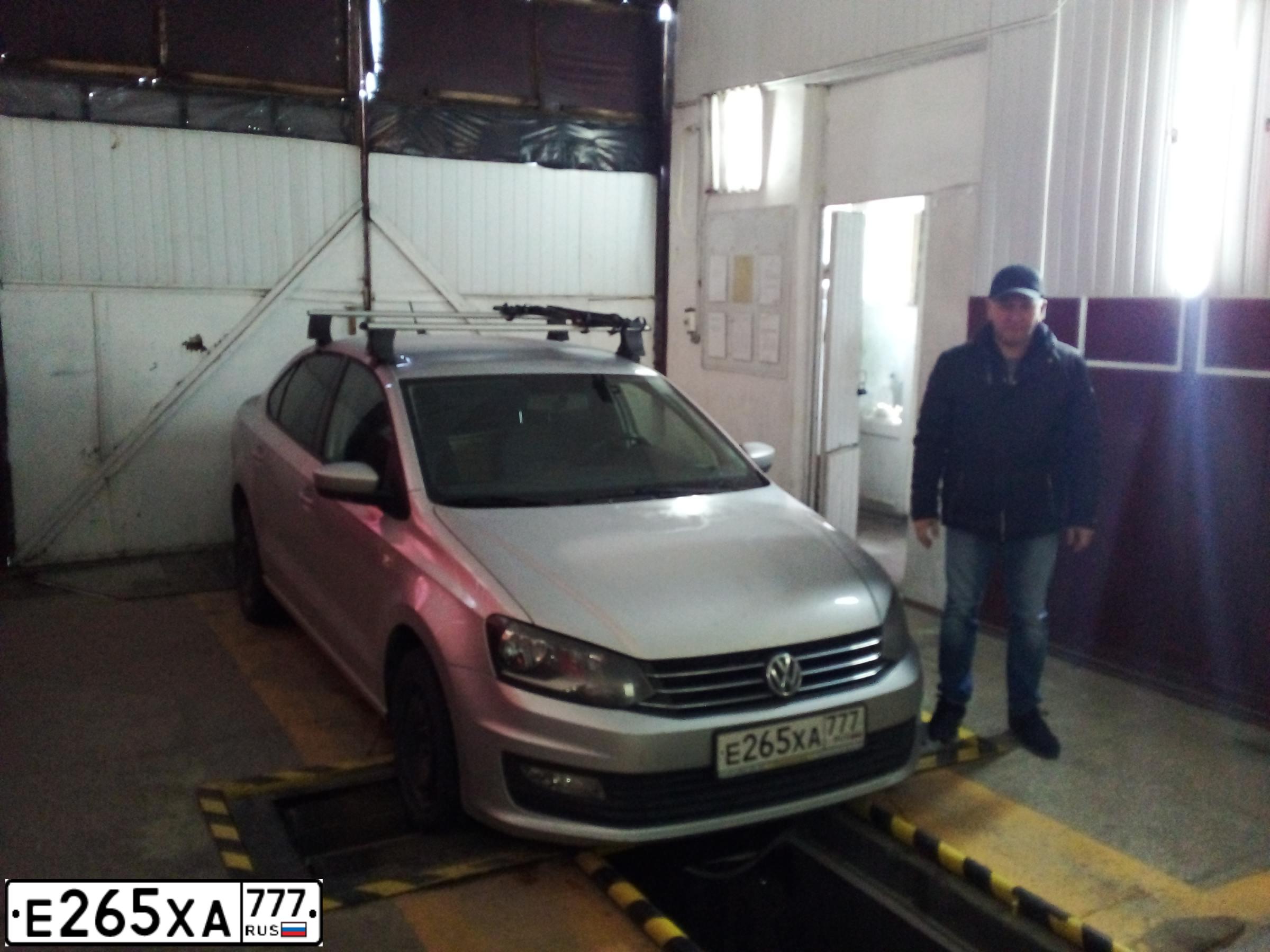 Фото автомобиля VOLKSWAGEN POLO, 2017 — госномер О136РЕ193. Цвет: СЕРЕБРИСТЫЙ