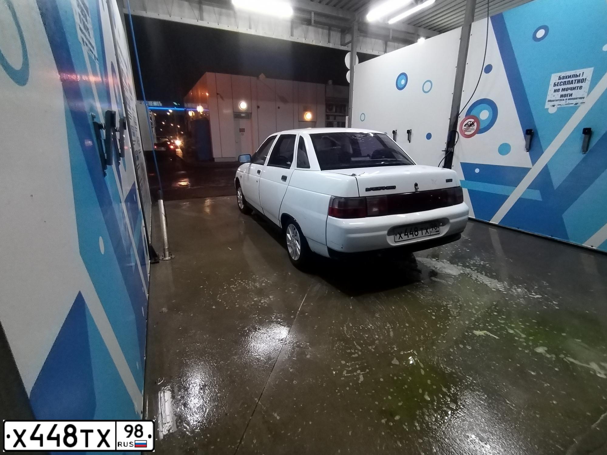 Фото автомобиля LADA 2110, 1998 — госномер Н085РВ126. Цвет: ЯРКО-БЕЛЫЙ