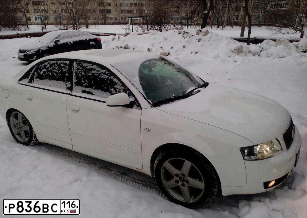Фото автомобиля AUDI A4, 2003 — госномер Н371АК13