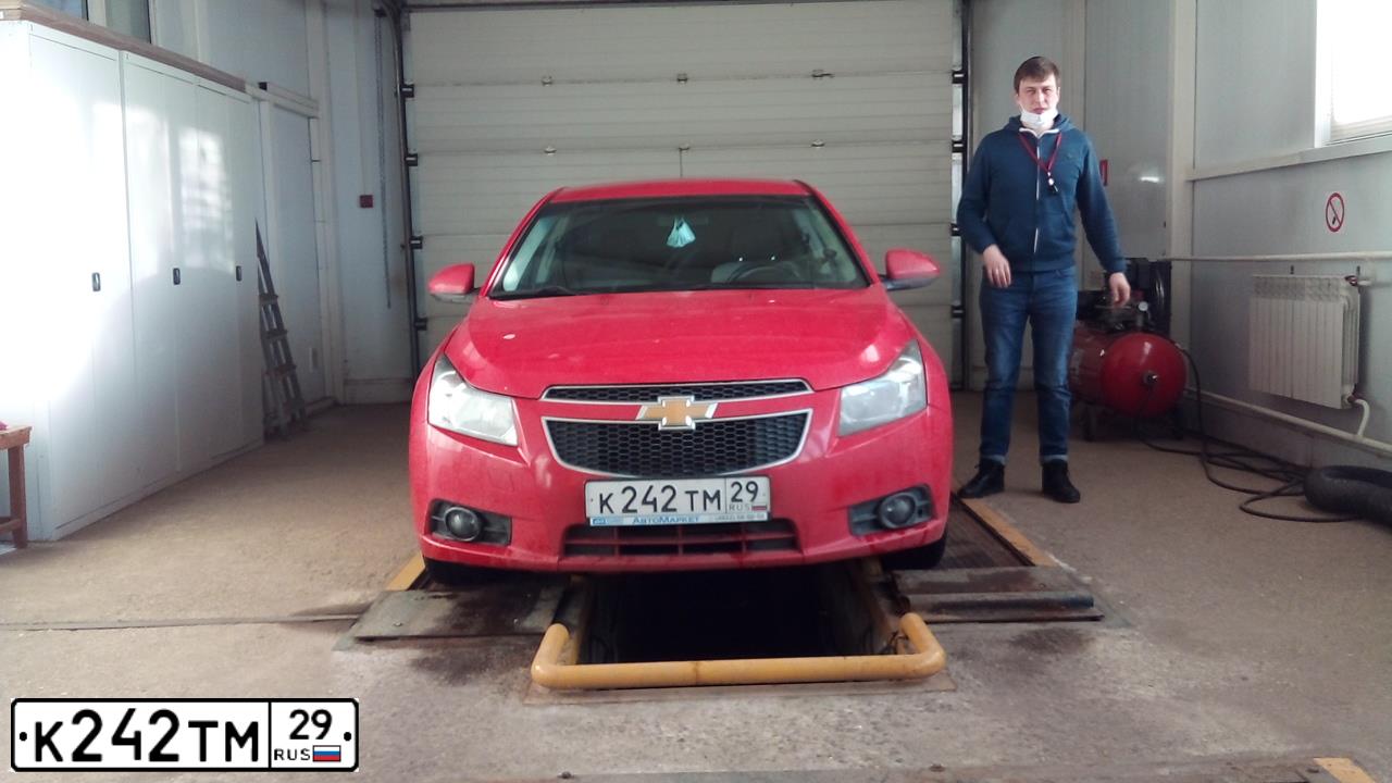 Фото автомобиля CHEVROLET CRUZE, 2012 — госномер К632СР76. Цвет: Красный