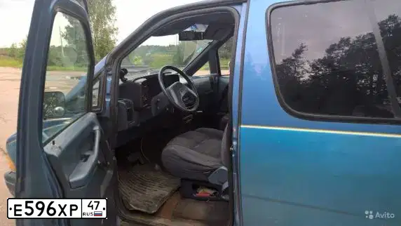 Фото автомобиля FORD AEROSTAR, 1989 — госномер Е596ХР47. Цвет: СИНИЙ