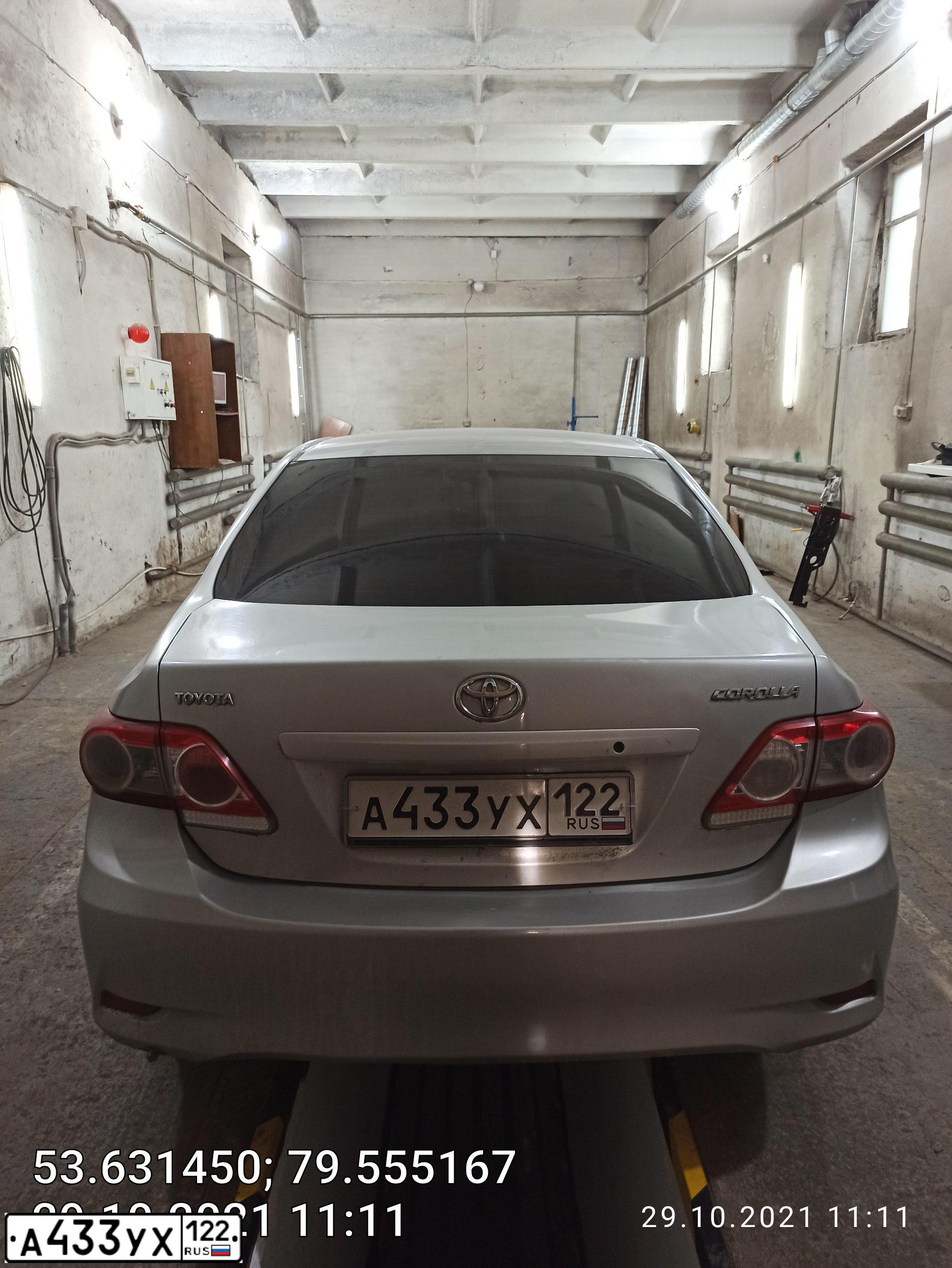 Фото автомобиля TOYOTA COROLLA, 2008 — госномер А433УХ122. Цвет: Белый