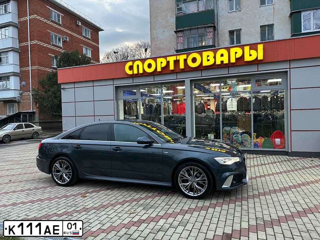 Фото автомобиля VOLKSWAGEN CADDY, 2012 — госномер К111АЕ01. Цвет: Белый