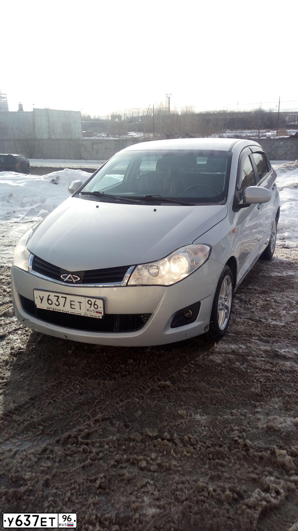 Фото автомобиля CHERY BONUS /A13/, 2011 — госномер Е707ТР702. Цвет: Серебристый