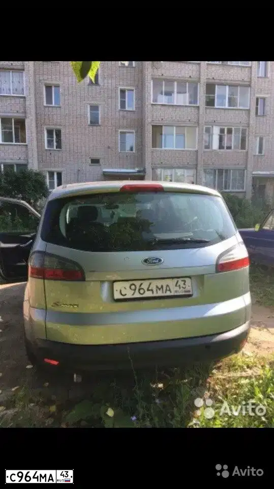 Фото автомобиля FORD S-MAX, 2007 — госномер Е453КР134. Цвет: Серый