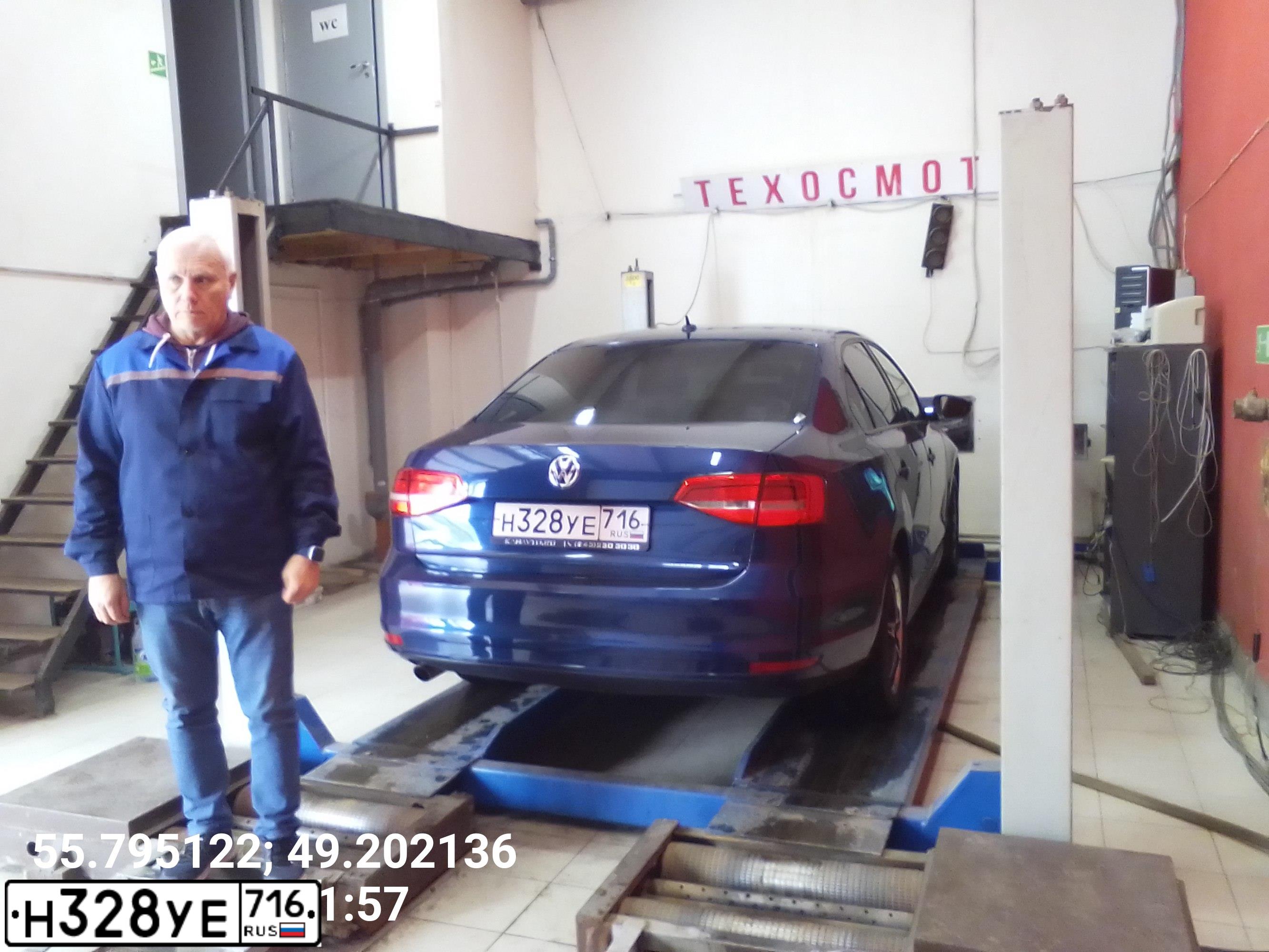 Фото автомобиля VOLKSWAGEN JETTA, 2015 — госномер М745АУ716. Цвет: Темно-синий