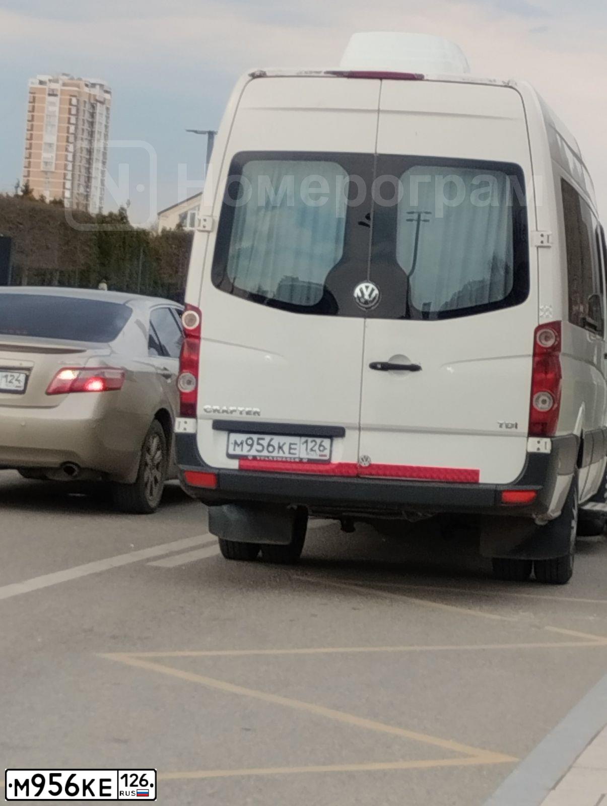 Фото автомобиля VOLKSWAGEN CRAFTER, 2010 — госномер Х385КС64. Цвет: СЕРО БЕЛЫЙ
